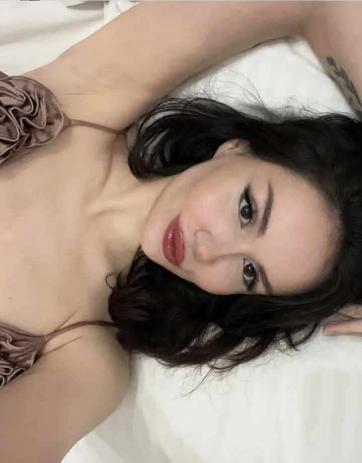 Karaçallı Sadık Kadın Escort Bayan Buse