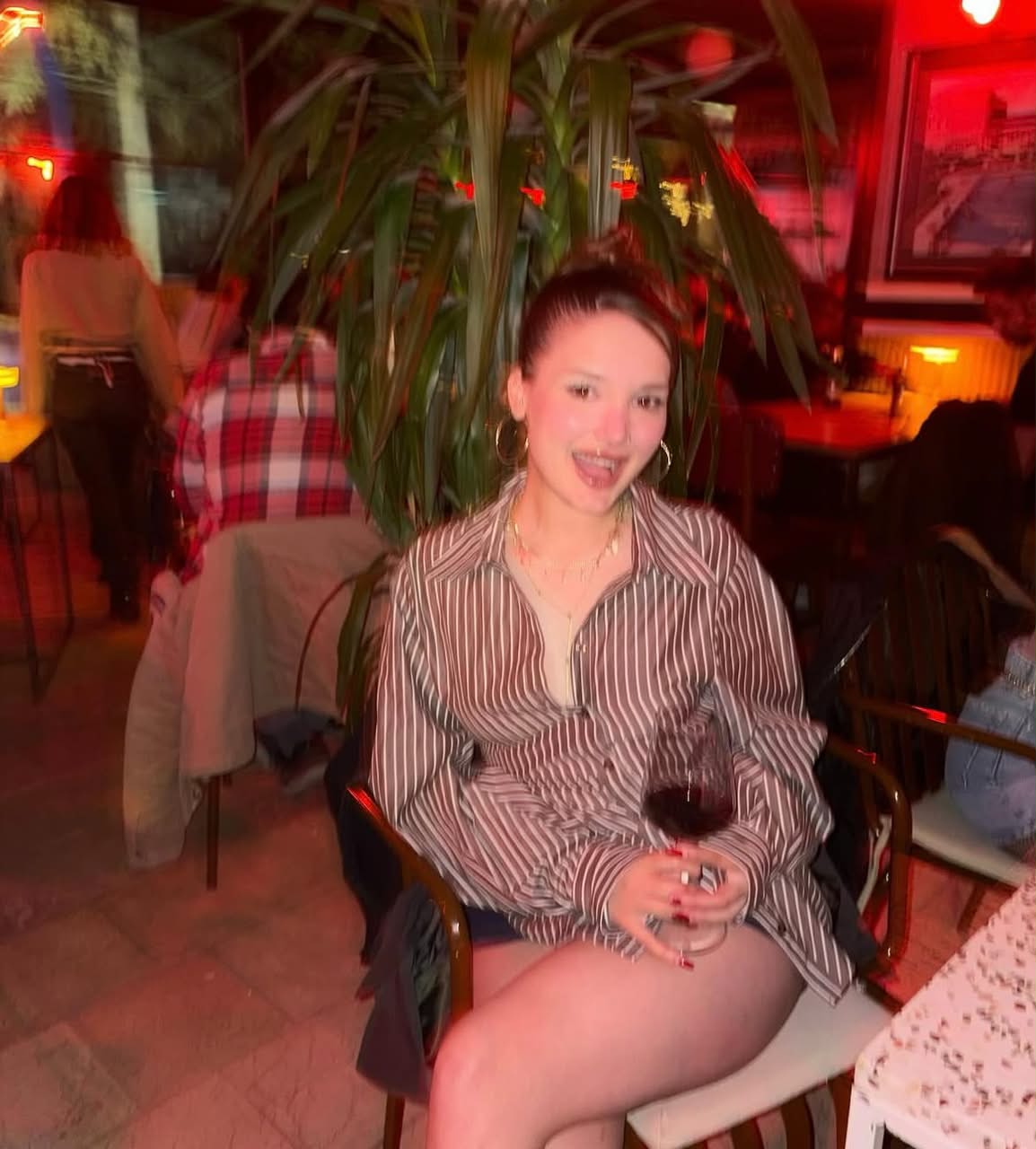 Murtuna Meydan Bayan Escort Melekhan